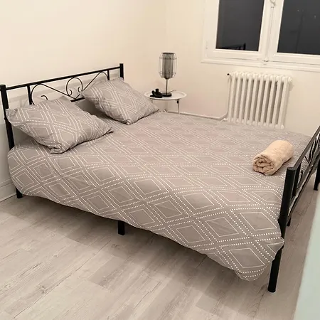 Spacieux Au Centre-ville Апартаменты *