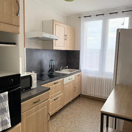 Spacieux Au Centre-ville Апартаменты Монлюсон