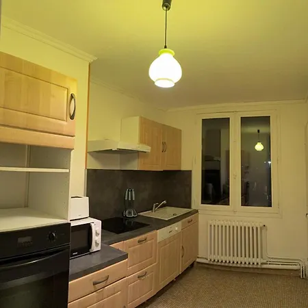 Chambres Et Appartement Au Centre De Montlucon